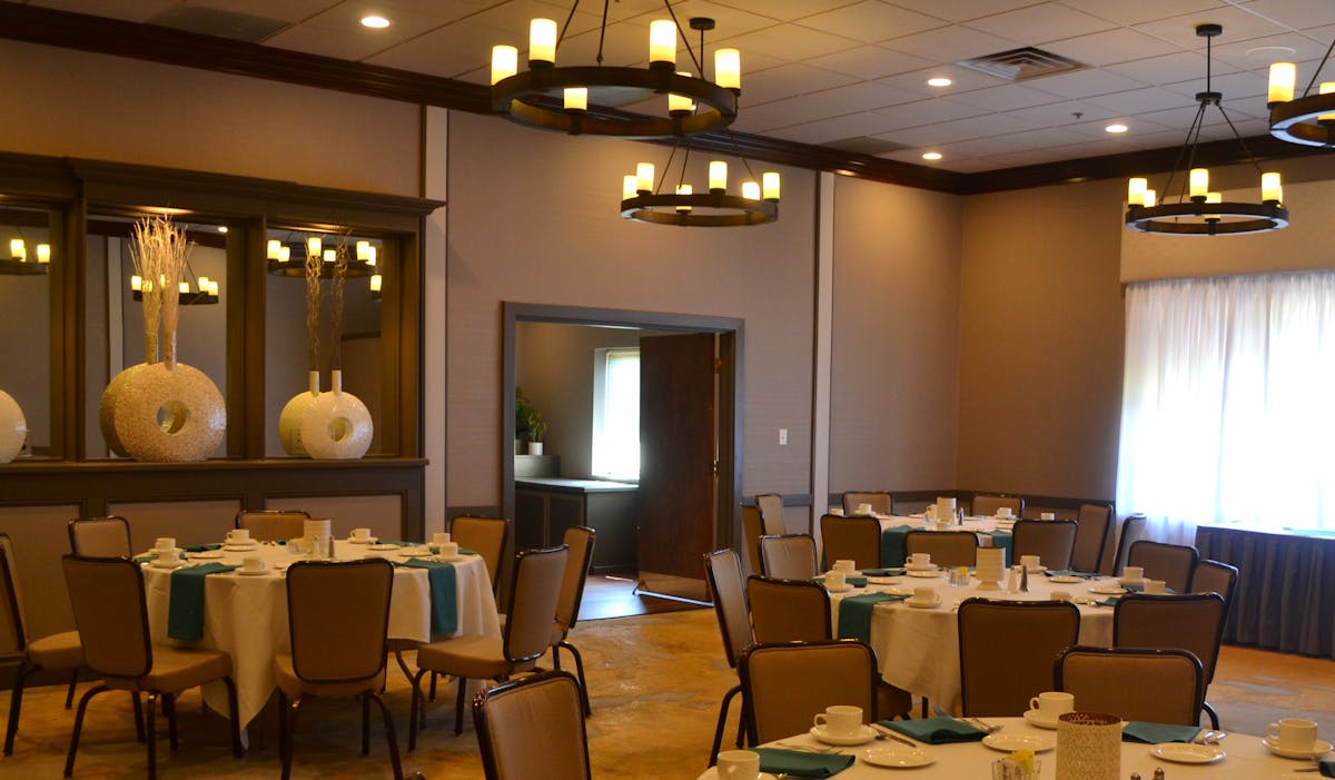 Club Room Frescos Neighborhood Bar & Restaurant with Outdoor Dining